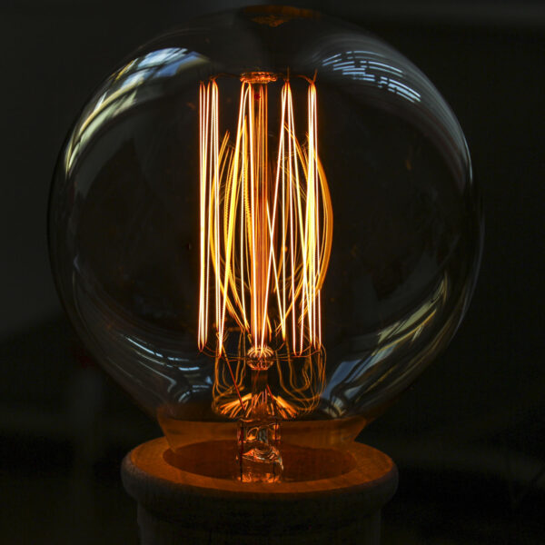 Kaitrine-dekoratyvine-lempute-G95-vintažinė-edisono-1