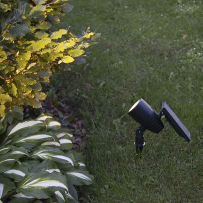 sodo-apsvietimas-saules-baterijos-terasos --2