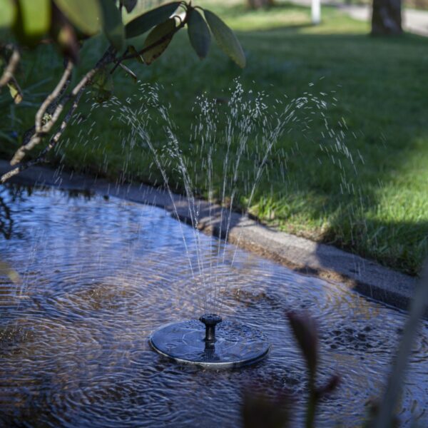 Spīdoša ūdens dekorācija ar saules bateriju FOUNTAIN SOLAR Saules baterijas 